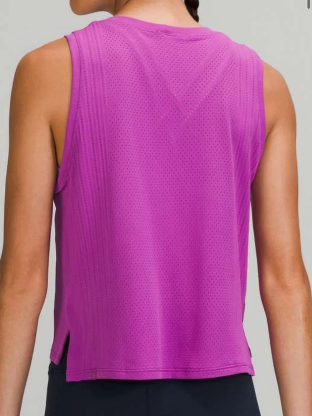 Lululemon Train to Be Tank Top Vivid Plum Est Size 4 Like New